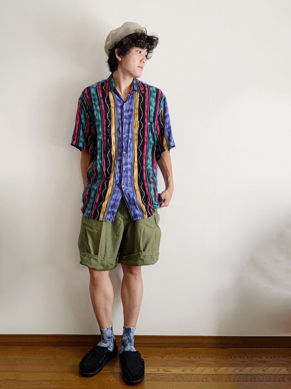「柄シャツ、ベレー帽、古着、カーゴパンツ、ハーフパンツ、オーバーサイズ、夏コーデ、休日スタイル、サンダル」｜「My favorite song🌱のアイテム（その他、その他）」を使った、RUIさん（メンズ・166cm）の夏コーディネートの1枚目の写真