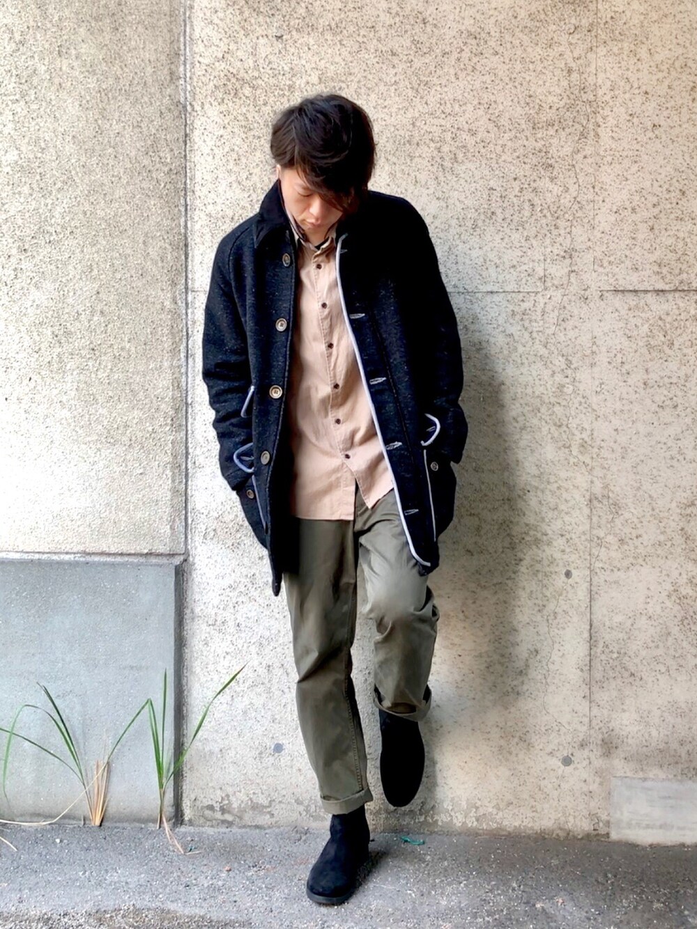 「冬、ゆるコーデ、UNIQLO、ラフ、おしゃれさんと繋がりたい、大人カジュアル、カバーオール、チノパン、ブーツ、ネルシャツ」｜「GYPSY&SONSのアイテム（カバーオール、ブラック系）」を使った、yokkonさん（メンズ・178cm）の秋コーディネートの1枚目の写真