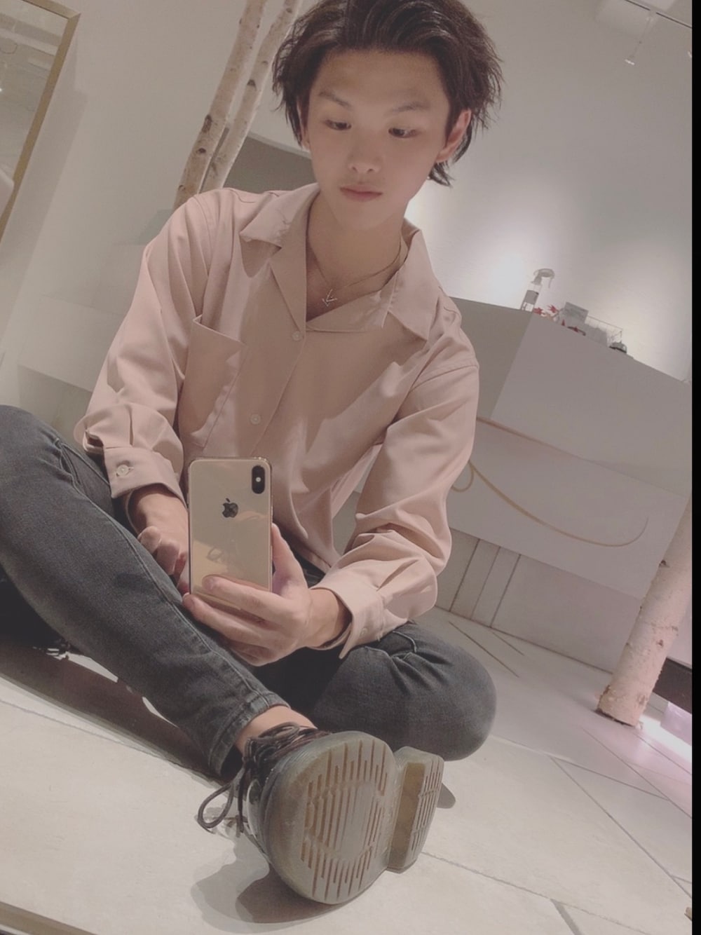 【小ぶりでどんなコーデにも◎】LOUIS VUITTON LV ピアス片耳用 LOUIS VUITTONピアスの魅力とスタイル提案