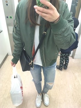 「CONVERSE（コンバース）のCONVERSE/キャンバス オールスター OX（スニーカー）」を使った、Saayaaamamさん（レディース・162cm）の春コーディネート