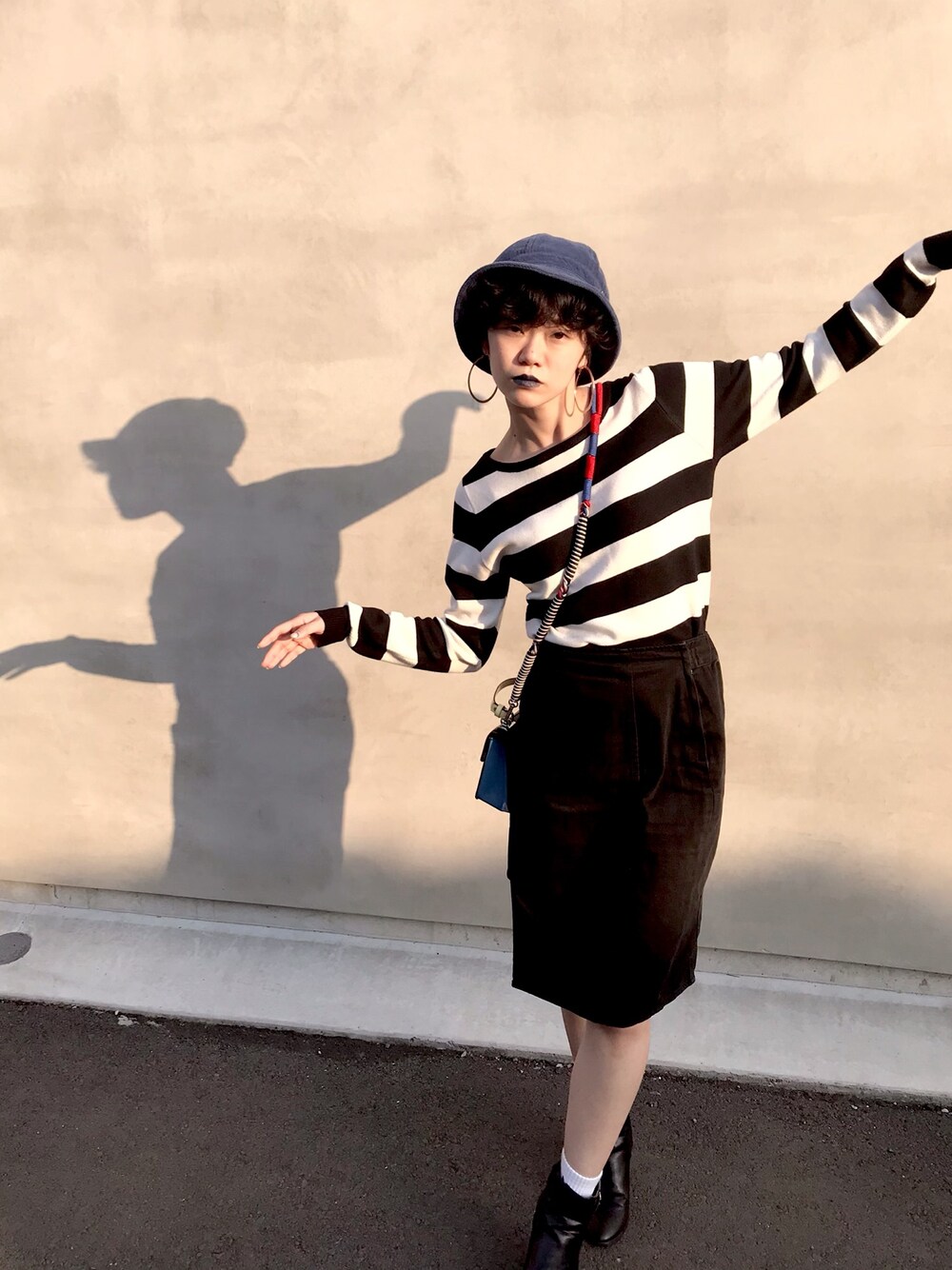「春夏コーデ」｜「Stussy Womenのアイテム（デニムスカート、ブラック系）」を使った、みくみくはらりらさん（レディース・154cm）の春コーディネートの1枚目の写真