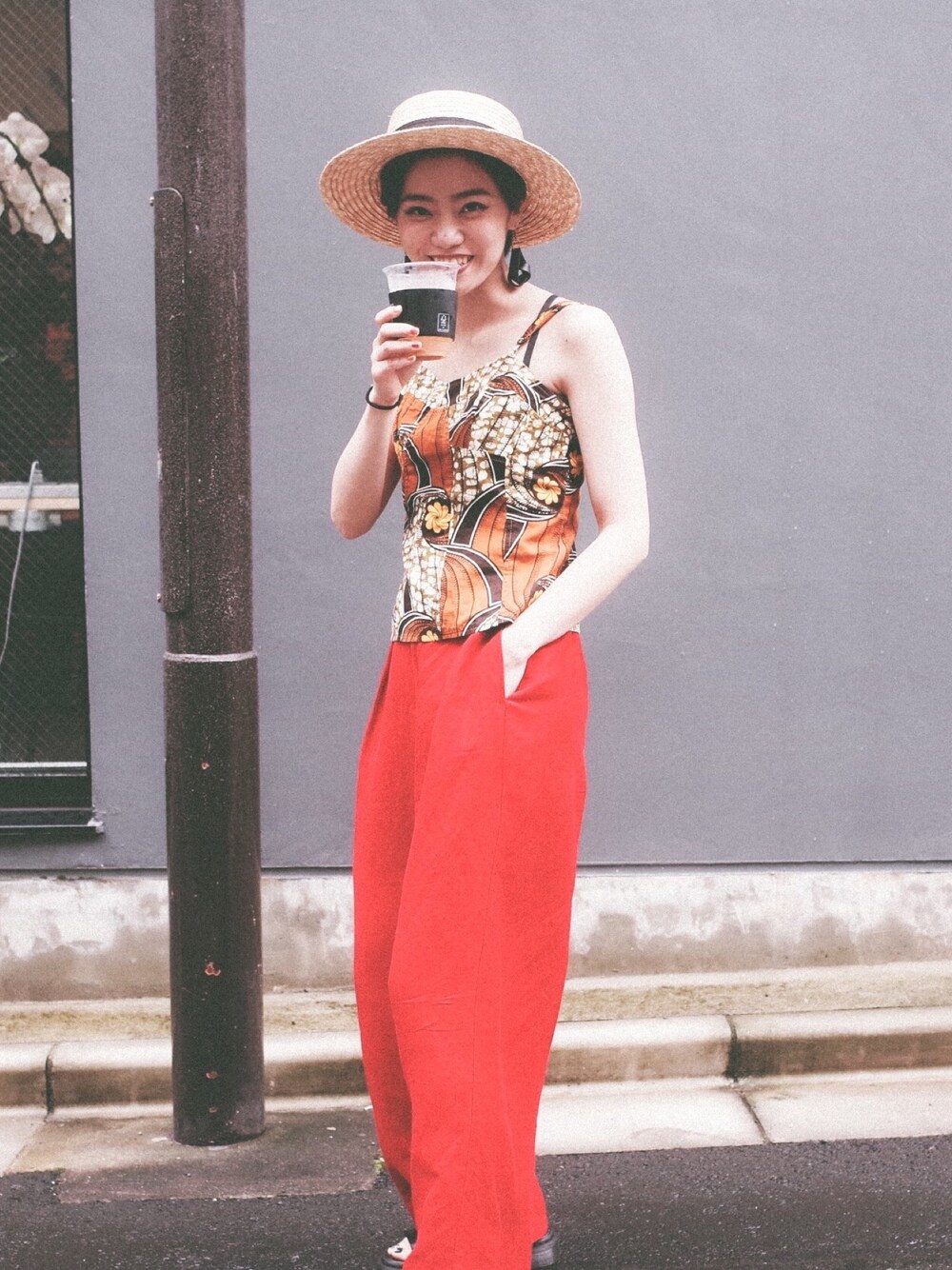 「夏コーデ、パンツスタイル、プチプラ、サンダル」｜「GUのアイテム（パンツ、レッド系）」を使った、みくみくはらりらさん（レディース・154cm）の夏コーディネートの1枚目の写真
