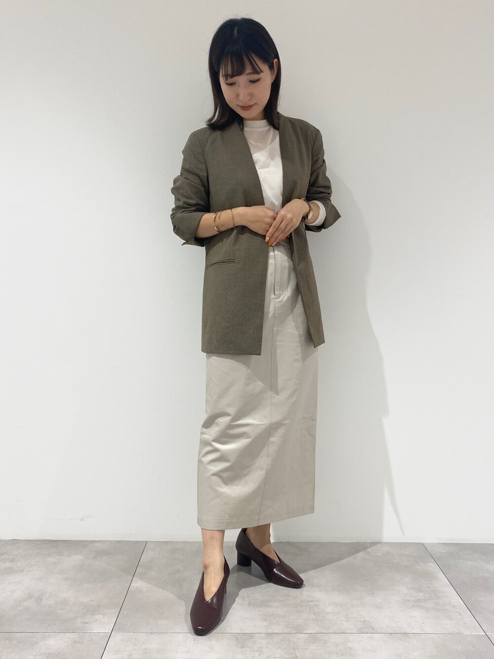 「大人カジュアル、プチプラコーデ、ノーカラージャケット、キャリーマン、シースルー、ハイウエスト、SENSEOFPLACE、センスオブプレイス」｜「SENSE OF PLACE by URBAN RESEARCHのCARREMANノーカラージャケット（ノーカラージャケット、ベージュ系）」を使った、naoさん（レディース・158cm）の夏コーディネートの1枚目の写真