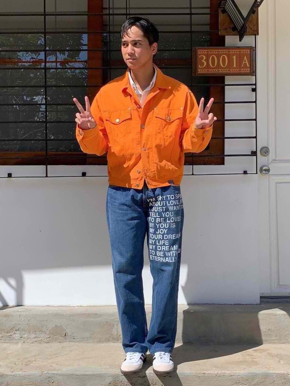 「JUNYA WATANABE MAN、JUNYA WATANABE COMME des GARCONS、junya watanabe、COMME des GARCONS、poem、versace、VERSACE、adidas originals、adidas、samba」｜「VERSACEのアイテム（ブルゾン、オレンジ系）」を使った、domcanlasさん（メンズ・175cm）の夏コーディネートの1枚目の写真
