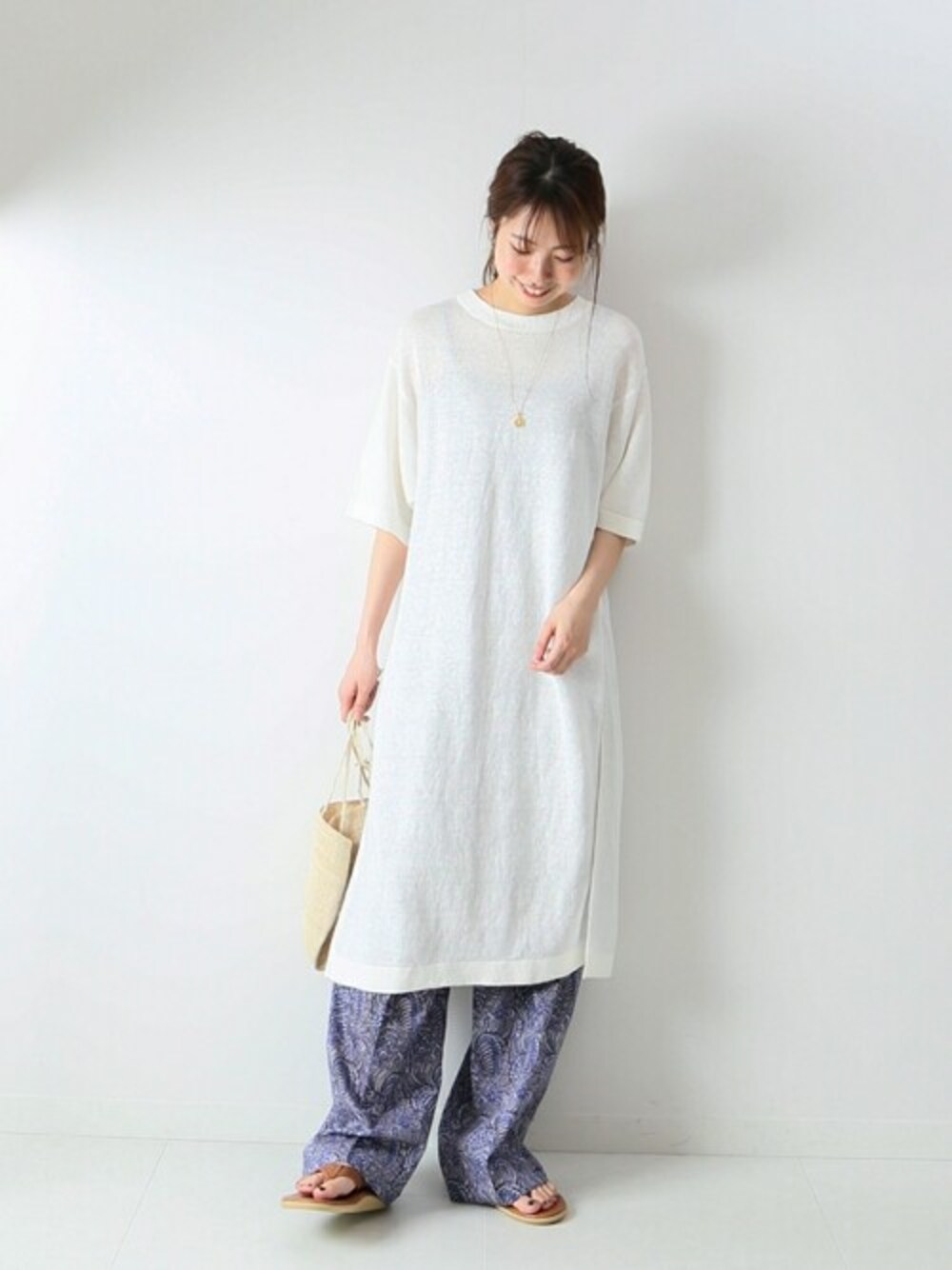 「ニット、パンツ、おうちスタイル、リラックススタイル、スピック＆スパン、Spick & Span(Spick & Span)」｜「Spick & Spanの【MAU LOA】TROIA PANTS◆（その他パンツ、ブルー系）」を使った、さく*さん（レディース・161cm）の春コーディネートの1枚目の写真
