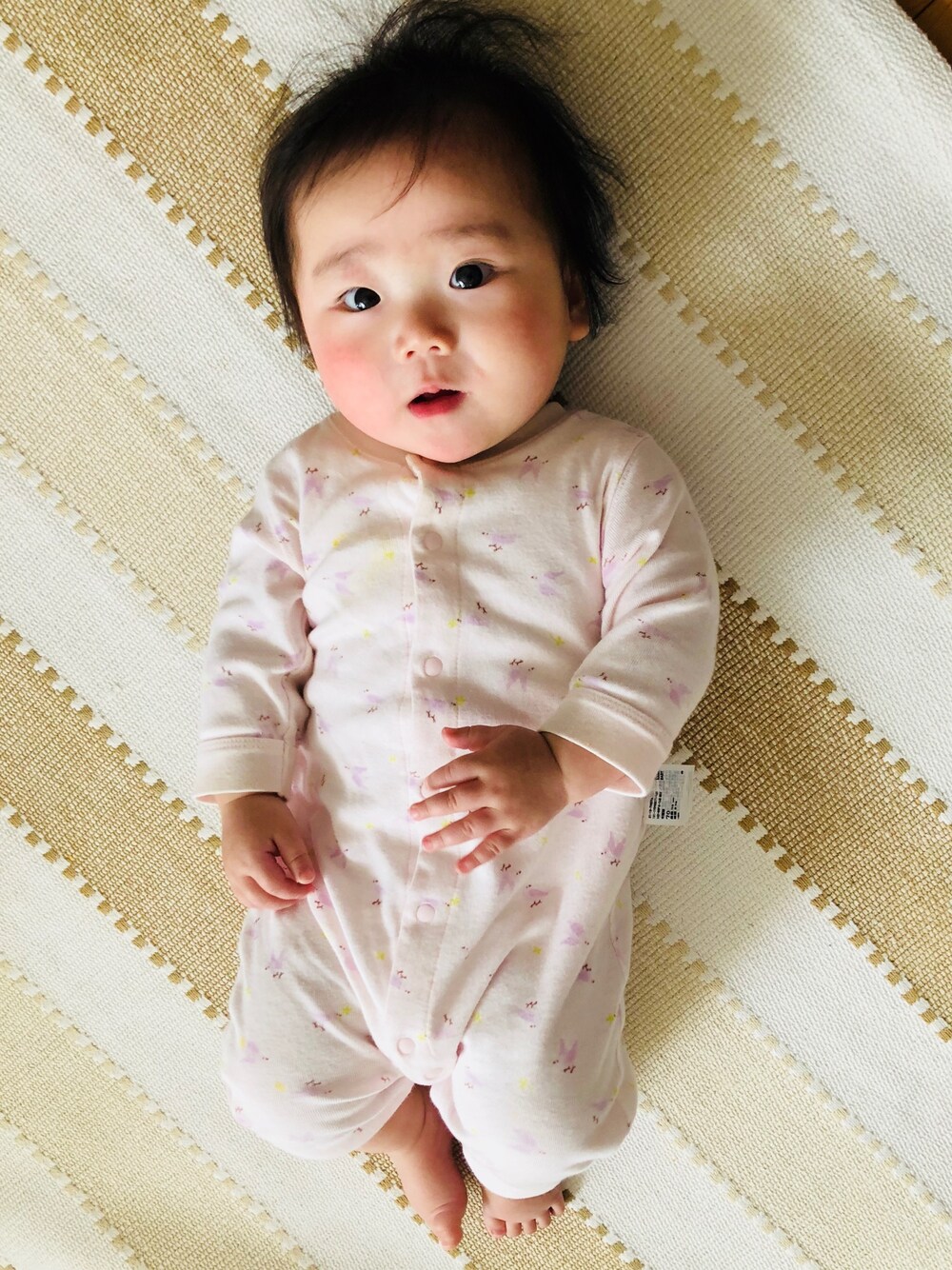 「UNIQLOのアイテム（ロンパース、ピンク系）」を使った、pomeさん（レディース・157cm）の春コーディネートの1枚目の写真