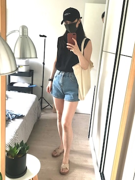 「GU（ジーユー）のアイテム（Tシャツ/カットソー、ブラック系）」を使った、Nekooooさん（レディース・171cm）の夏コーディネート