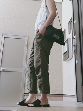 「カーキ×ホワイト」｜「アイテム（サンダル）」を使った、yukichiさん（レディース・150cm）の夏コーディネート