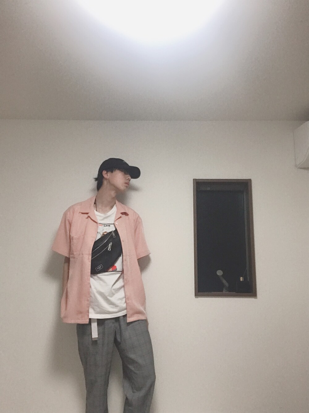 「令和ピンクを纏え、GU、韓国風コーデ」｜「Championの∴WEGO/Champion LOWキャップ（キャップ、ブラック系）」を使った、ふみさん（メンズ・181cm）の春コーディネートの1枚目の写真
