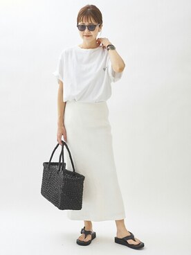 「アイテム（ブレスレット、ブラウン系）」を使った、MYHさん（レディース・166cm）の春コーディネート