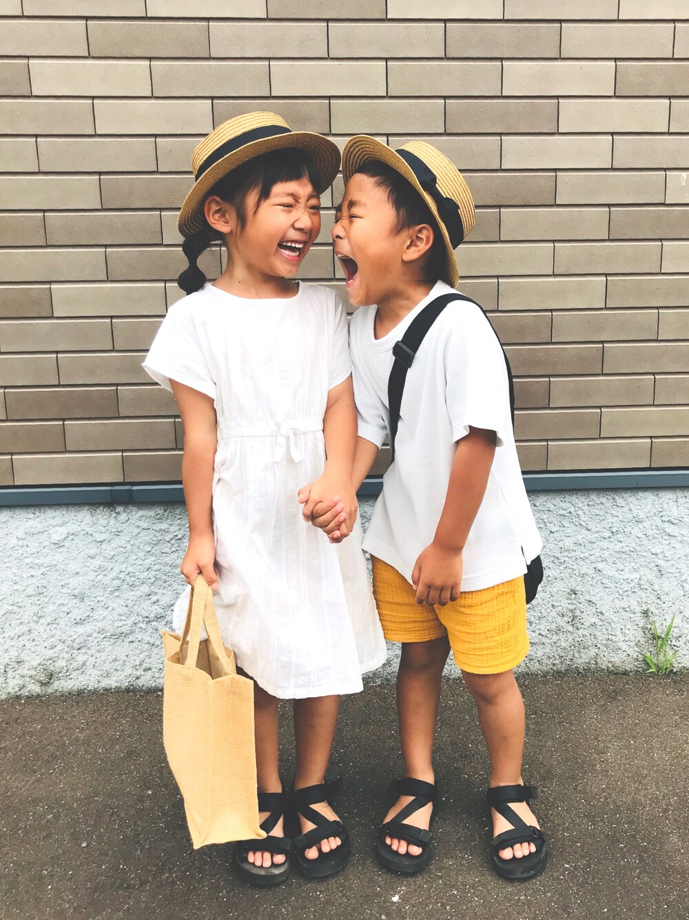 「プチプラコーデ、キッズファッション、双子コーデ、男女双子、6歳、夏コーデ」｜「GUのアイテム（チュニック、ホワイト系）」を使った、みつわさん（キッズ・110cm）の夏コーディネートの1枚目の写真