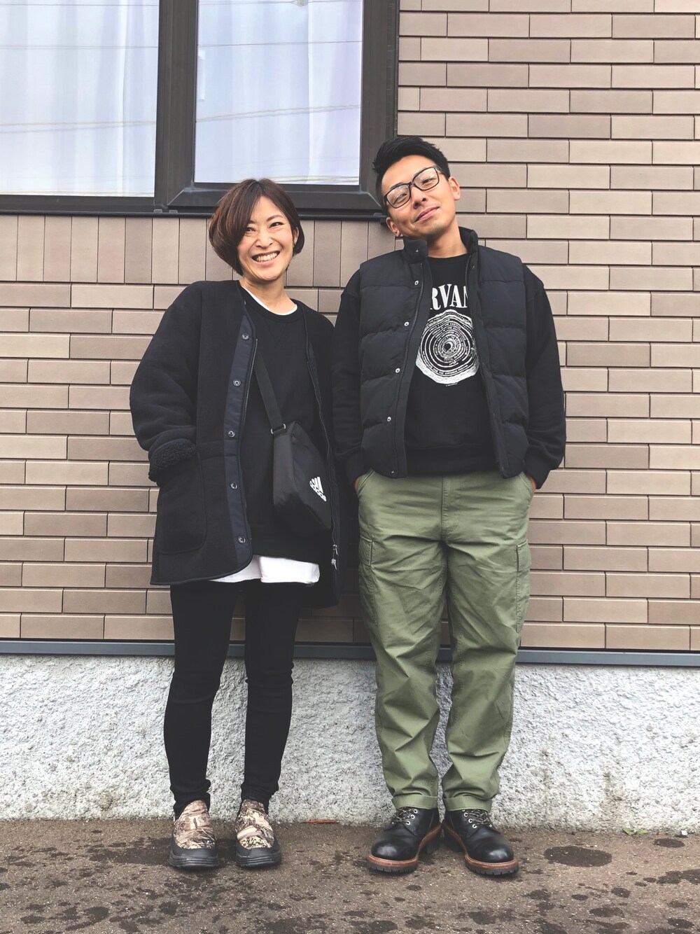 「UNIQLO、UNIQLO U、GU、エンジニアドガーメンツ、オールブラック」｜「UNIQLOのアイテム（ノーカラージャケット、ブラック系）」を使った、みつわさん（キッズ・110cm）の秋コーディネートの1枚目の写真