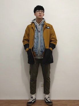 「アイテム（ピーコート、ゴールド系）」を使った、麥さん（メンズ・177cm）の春コーディネート