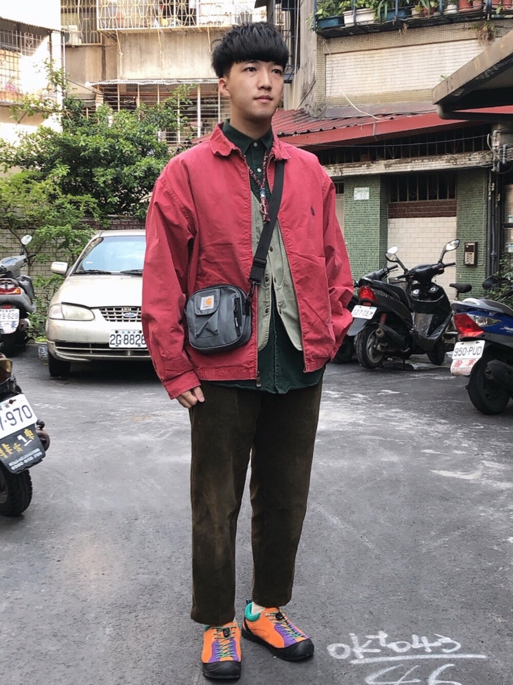 「NAUTICAのアイテム（その他アウター、レッド系）」を使った、麥さん（メンズ・177cm）の春コーディネートの1枚目の写真