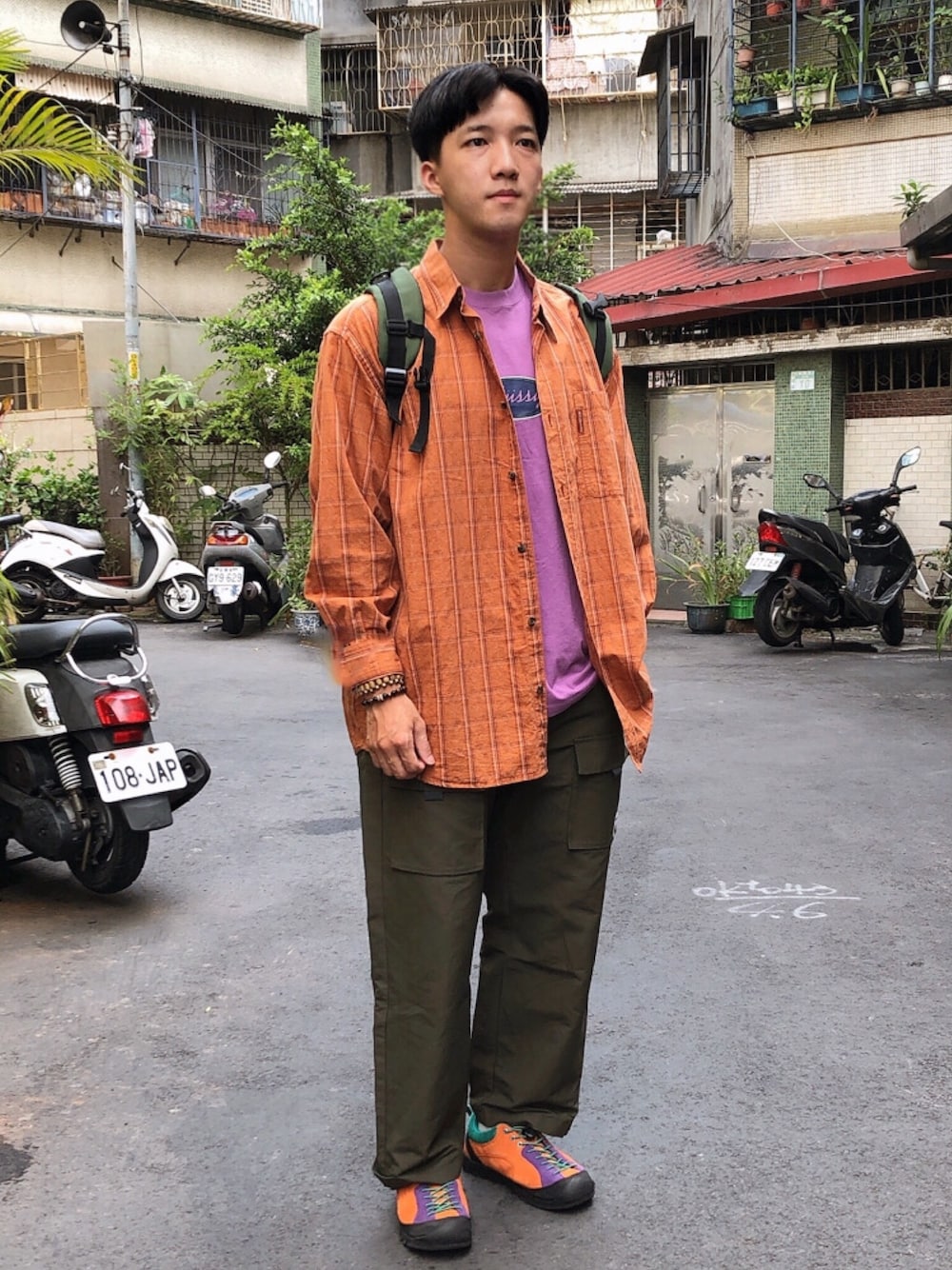 「KEENのアイテム（その他シューズ、オレンジ系）」を使った、麥さん（メンズ・177cm）の夏コーディネートの1枚目の写真