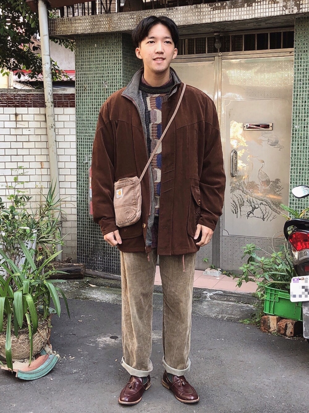 「VINTAGEのアイテム（ピーコート、ブラウン系）」を使った、麥さん（メンズ・177cm）の冬コーディネートの1枚目の写真