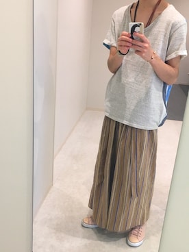 「Dulcamara（ドゥルカマラ）のアイテム（Tシャツ/カットソー、ベージュ系）」を使った、carey_akrさん（メンズ・180cm）の春コーディネート