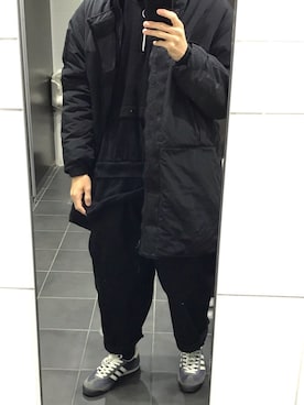 「ALLEGE（アレッジ）の【ALLEGE】《UNISEX》ネックウォーマー（ネックウォーマー/スヌード、ブラック系）」を使った、carey_akrさん（メンズ・180cm）の冬コーディネート