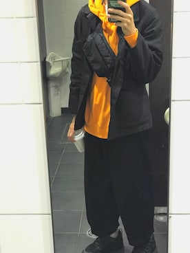 「Champion（チャンピオン）のアイテム（パーカー、オレンジ系）」を使った、carey_akrさん（メンズ・180cm）の夏コーディネート