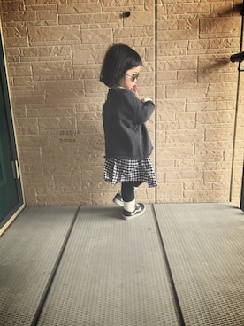 「AZUL by moussy（アズールバイマウジー）のアイテム（スウェット）」を使った、momono13さん（キッズ・90cm）の冬コーディネート