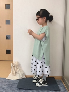 「H&M（エイチ・アンド・エム）のアイテム（ワンピース/ドレス、ホワイト系）」を使った、momono13さん（キッズ・110cm）の春コーディネート