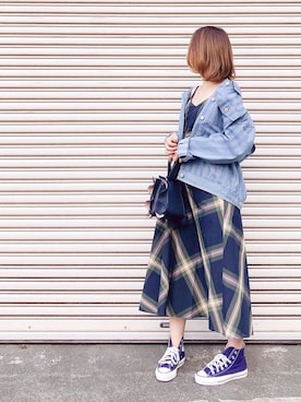 「チェックワンピース」｜「アイテム（デニムジャケット）」を使った、nanaさん（レディース・160cm）の秋コーディネート