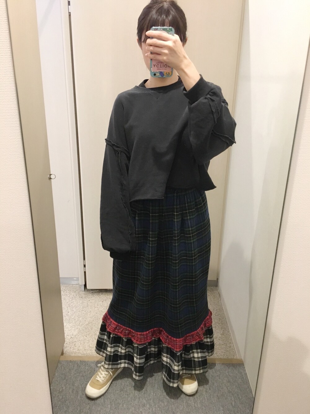 KBF（ケイビーエフ）の「ダメージリメイクスウェット（スウェット