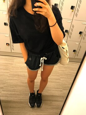 スニーカーを使った スエットショートパンツ のレディース人気ファッションコーディネート Wear