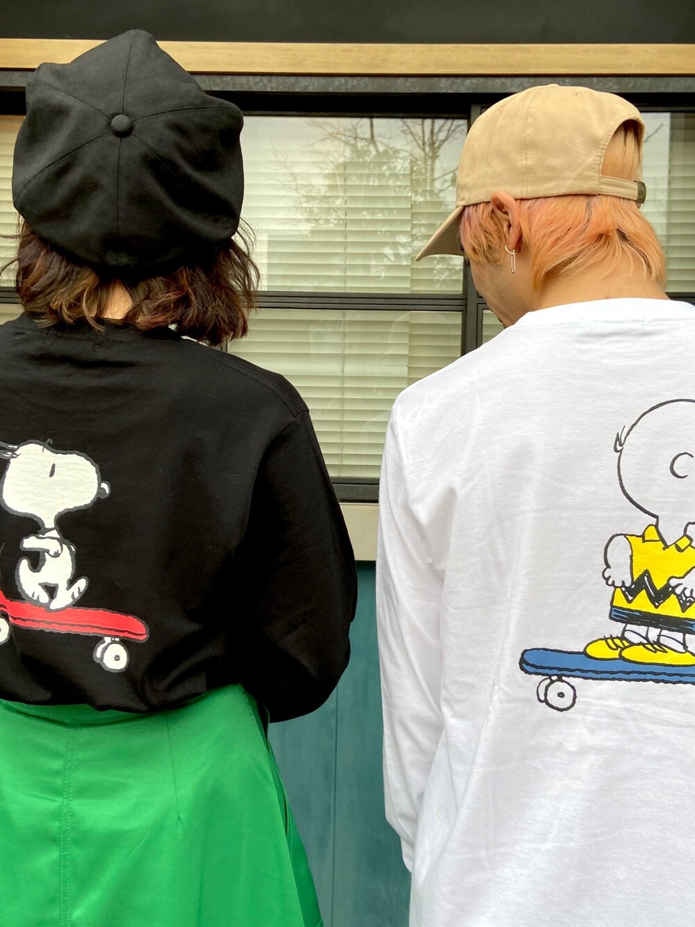 「おそろいコーデ、おそろい、春コーデ、シンプル、ラフ」｜「SILASのSILAS x Snoopy L/S TEE（Tシャツ/カットソー、ブラック系）」を使った、minatoさん（レディース・159cm）の春コーディネートの1枚目の写真
