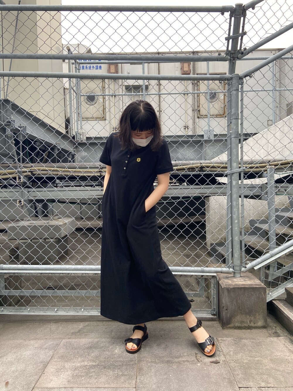 「シンプルコーデ、ラフコーデ、モノトーン、ブラック、SILAS、silasandmaria、silasfukuoka」｜「SILASのPOLO DRESS（ワンピース、ブラック系）」を使った、minatoさん（レディース・159cm）の夏コーディネートの1枚目の写真