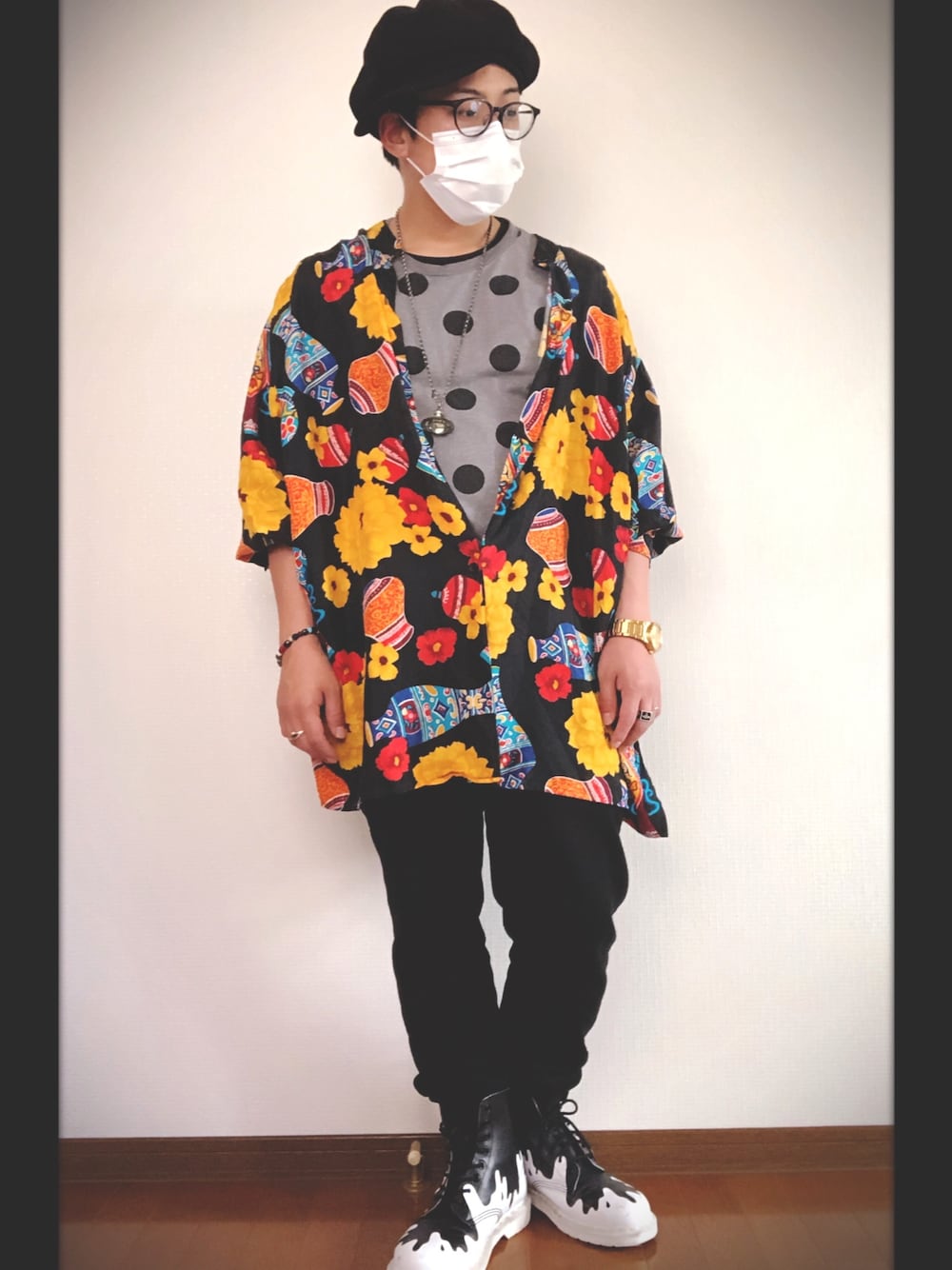 「古着、柄×柄、カエル」｜「古着のアイテム（シャツ/ブラウス、ブラック系）」を使った、タコ太郎さん（メンズ・168cm）の春コーディネートの1枚目の写真