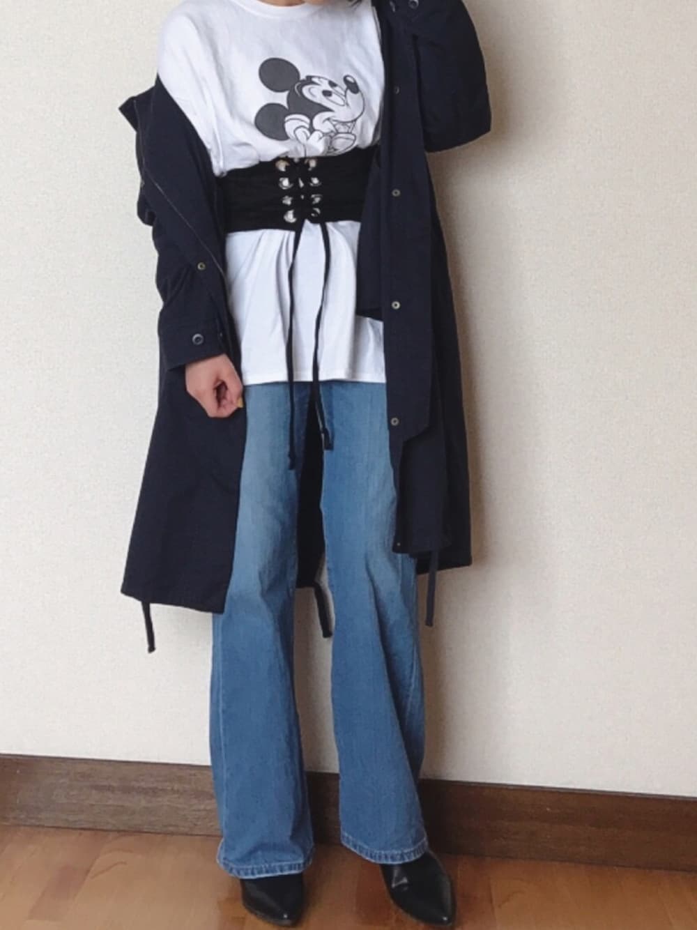 「ミッキーT、ミッキー、カジュアル、休日スタイル、ゆるコーデ、コルセット、ママコーデ、ootd、オトナ女子、BEAUTY & YOUTH」｜「GUのアイテム（ブーティ、ブラック系）」を使った、 H A L .さん（レディース・159cm）の春コーディネートの1枚目の写真