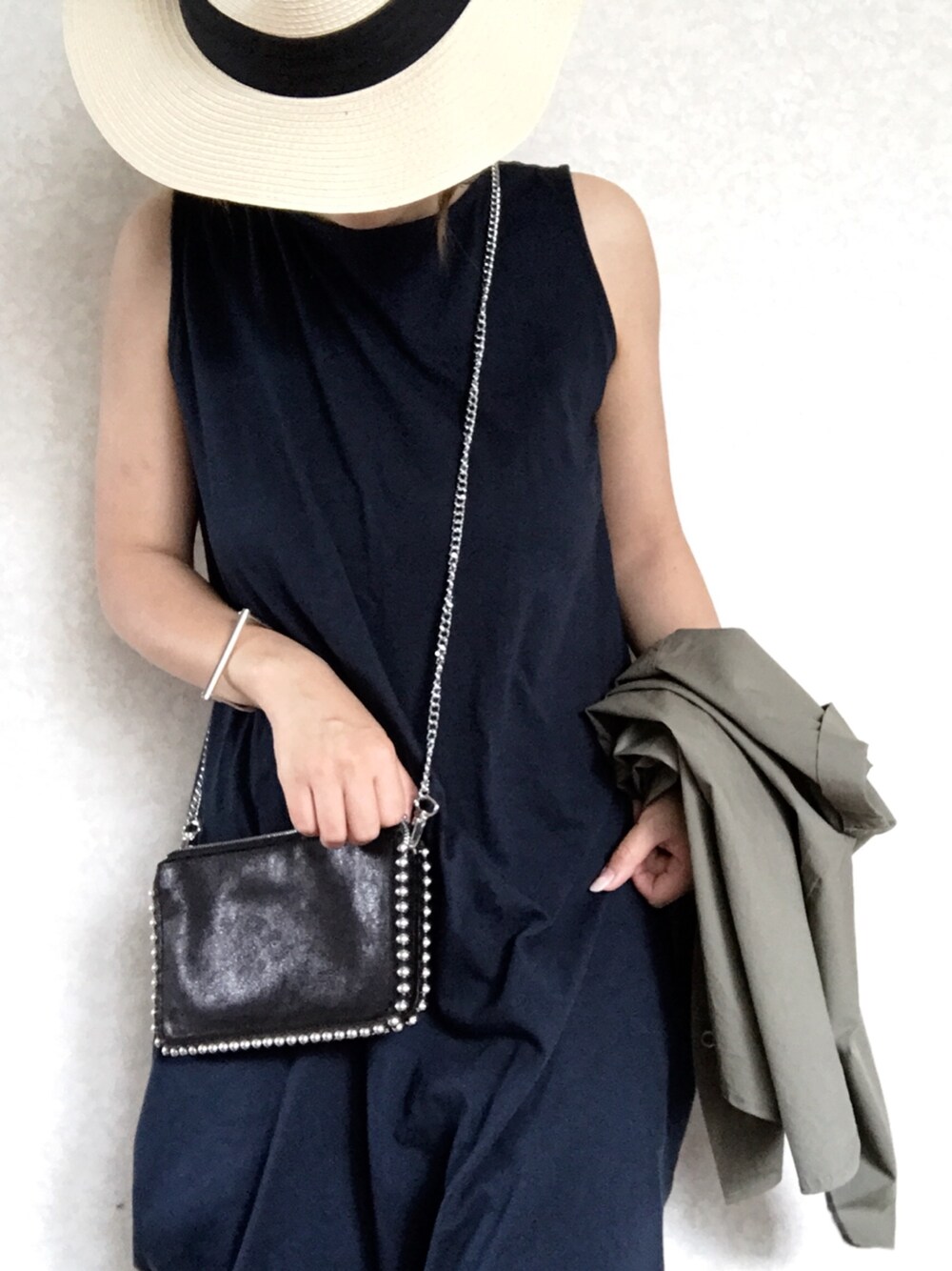 「カジュアルコーデ、シンプルコーデ、夏コーデ、オトナ女子、プチプラ、ゆるコーデ、大人カジュアル、ootd、AZUL by moussy、ラクチンコーデ」｜「AZUL by moussyのコクーンカットロングOP（ワンピース、ブルー系）」を使った、 H A L .さん（レディース・159cm）の夏コーディネートの1枚目の写真