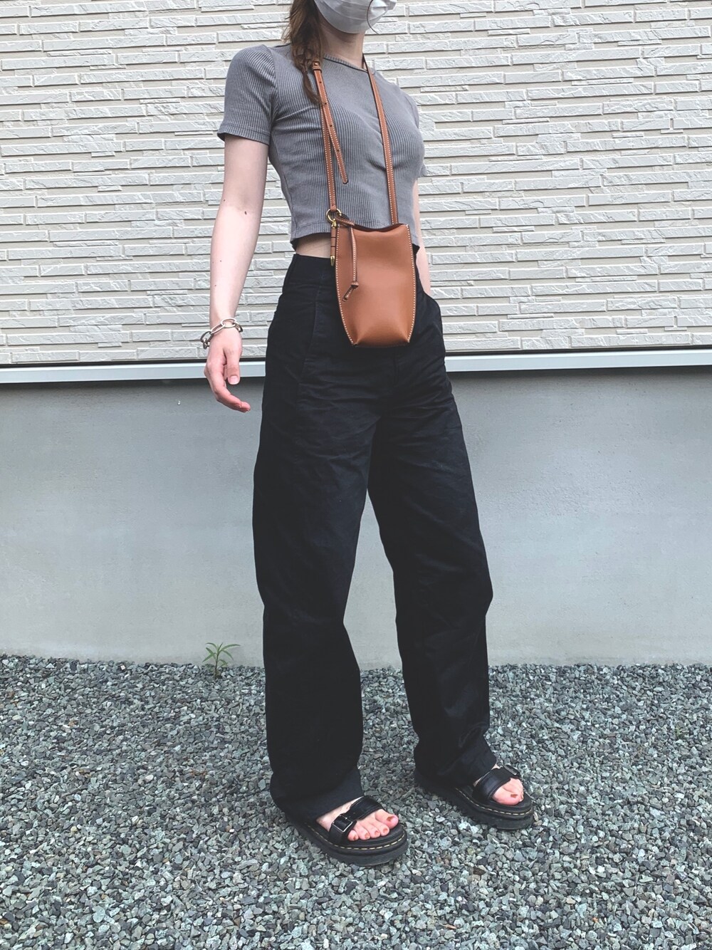 「シンプル、ZARA、UNIQLO、UNIQLO U、プチプラ、ラフコーデ、ショート丈トップス、ワイドフィットカーブパンツ、おしゃれさんと繋がりたい、いいね、save、フォローお願いします🤑」｜「ZARAのアイテム（Tシャツ/カットソー、グレー系）」を使った、Kさん（レディース・158cm）の夏コーディネートの1枚目の写真