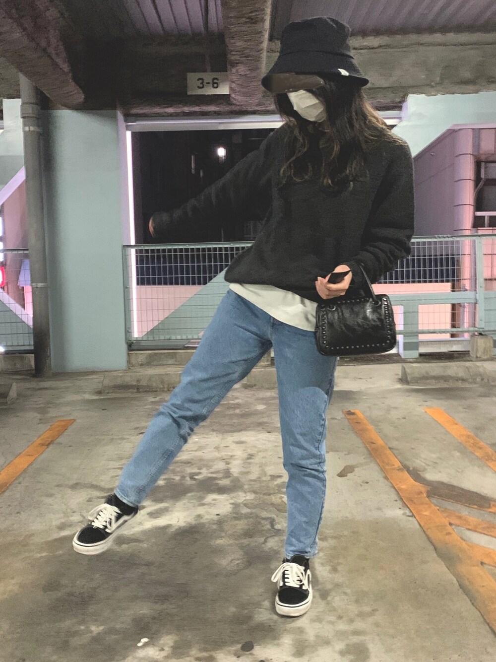 「年末WEAR感謝祭、プチプラ、UNIQLO、スフレヤーンニット、ZARA、VANS、オールドスクール、バケットハット、おしゃれさんと繋がりたい、いいね、save、フォローお願いします🤑」｜「UNIQLOのアイテム（ニット/セーター、グレー系）」を使った、Kさん（レディース・158cm）の冬コーディネートの1枚目の写真