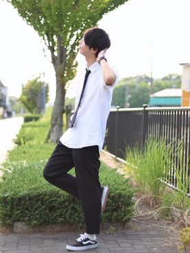 スニーカーを使った 韓国系男子 の人気ファッションコーディネート Wear