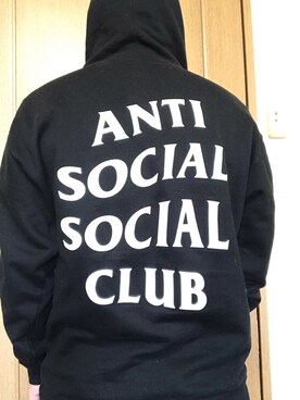 「ANTI SOCIAL SOCIAL CLUB（アンチソーシャルソーシャルクラブ）のアイテム（パーカー、ブラック系）」を使った、SKY++さん（メンズ・169cm）の冬コーディネート