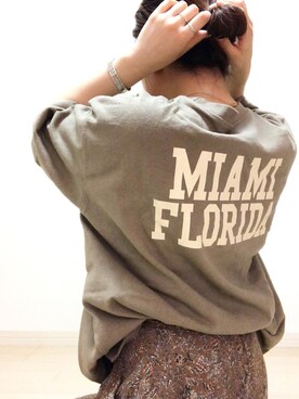 miwaさんの「マイアミバックプリントTシャツ」を使ったコーディネート