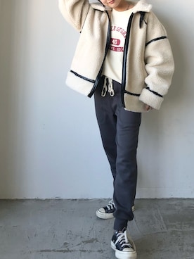「ジョガーパンツ」｜「アイテム（ムートンコート）」を使った、miwaさん（レディース・155cm）の秋コーディネート