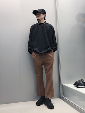 「Lui's（ルイス）のモックネック ビッグシルエット ロゴ スウェット（スウェット）」を使った、KOU SUEMATSUさん（メンズ・173cm）の秋コーディネート