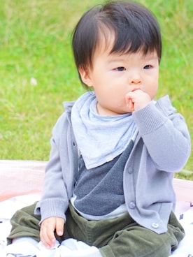 「アイテム（スタイ/よだれかけ、グレー系）」を使った、みーさんさん（キッズ・70cm）の秋コーディネート