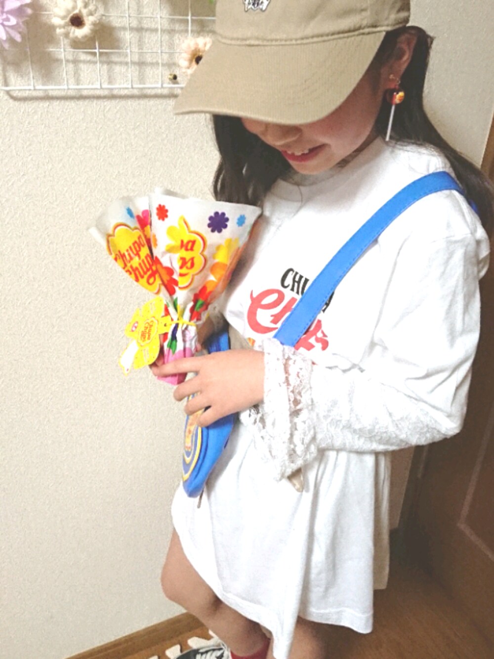 「Birthdayのアイテム（シャツ/ブラウス、ホワイト系）」を使った、リンナ🎵さん（キッズ・120cm）の春コーディネートの1枚目の写真