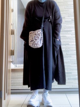 イザベラさんの「オリジナルモコモコ巾着ショルダーバッグ」を使ったコーディネート