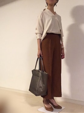 「とろみシャツ」｜「アイテム（アクセサリー）」を使った、akさん（レディース・162cm）の春コーディネート