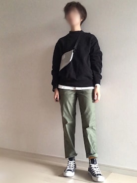 「アイテム（ボディバッグ/ウエストポーチ、シルバー系）」を使った、akさん（レディース・162cm）の春コーディネート