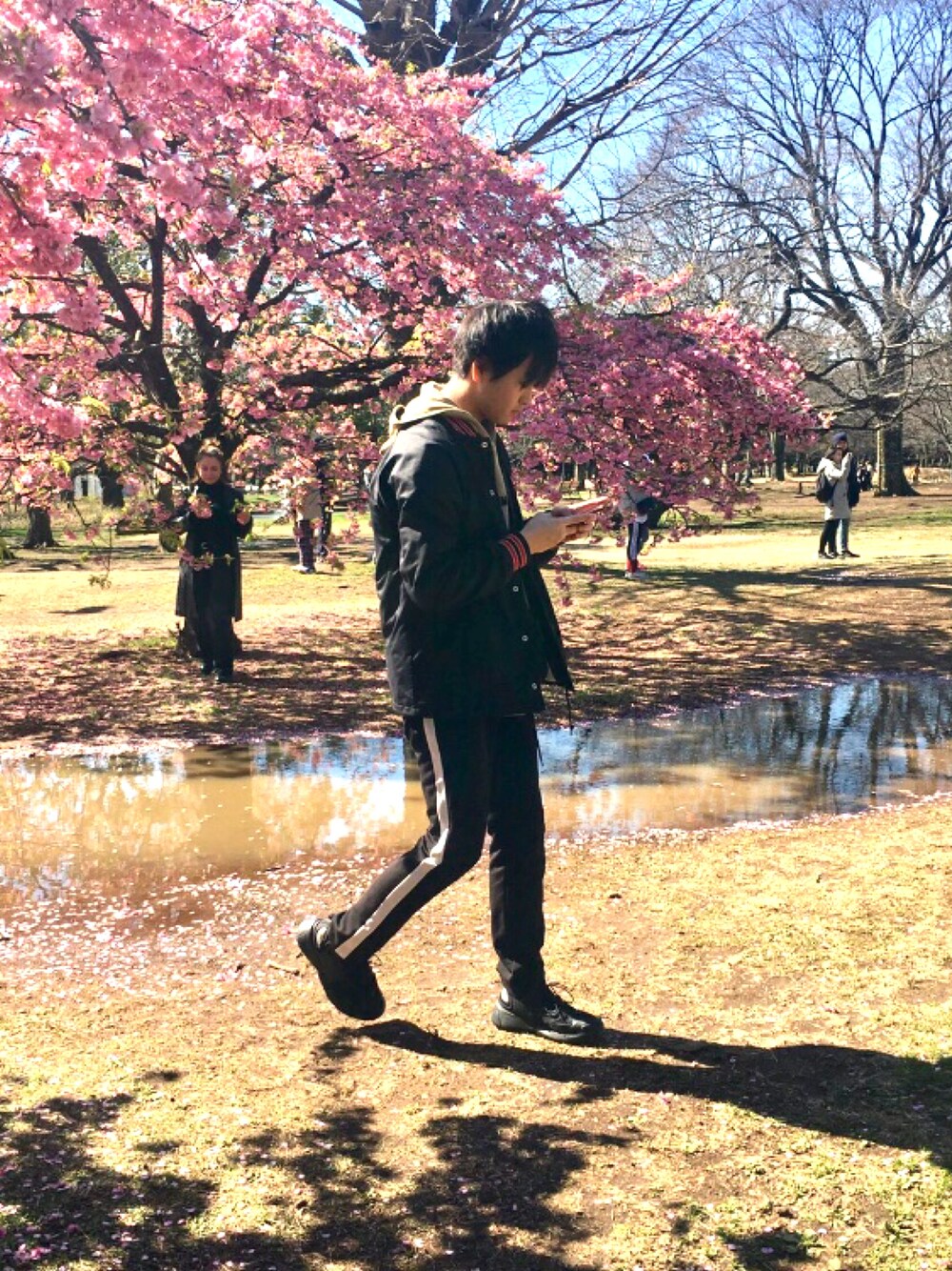 「はるコーデ、スポーツスタイル、花見コーデ、代々木公園、ナンバーナイン(NUMBER (N)INE)、チャンピオン、コーエン(coen)、ビームス、NIKE、いいね、save、フォローお願いします🤑」｜「Championの【Champion/チャンピオン】アクションスタイル スナップジャケット（その他アウター、ブラック系）」を使った、ゆうだいさん（メンズ・175cm）の春コーディネートの1枚目の写真