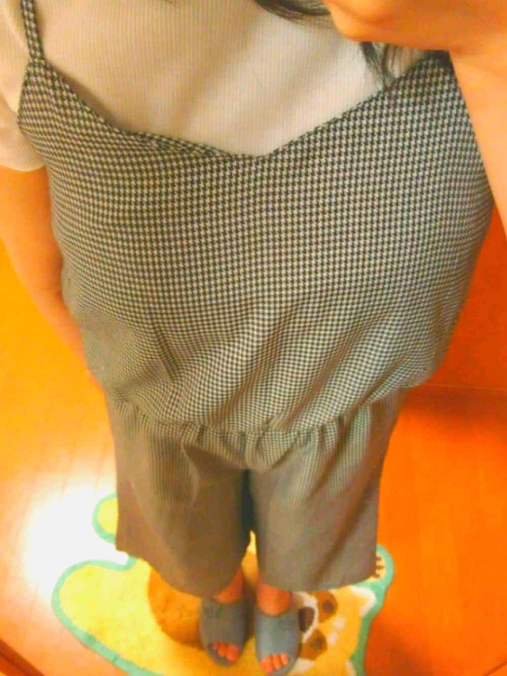 「しまむら、グレー、ネコ、シンプル、チェック、セットアップ」｜「しまむらのアイテム（サロペット/オーバーオール、グレー系）」を使った、kinmoku sei さん（レディース・158cm）の夏コーディネートの1枚目の写真