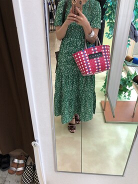 有名な Zara ワンピース グリーン ガサタメガ