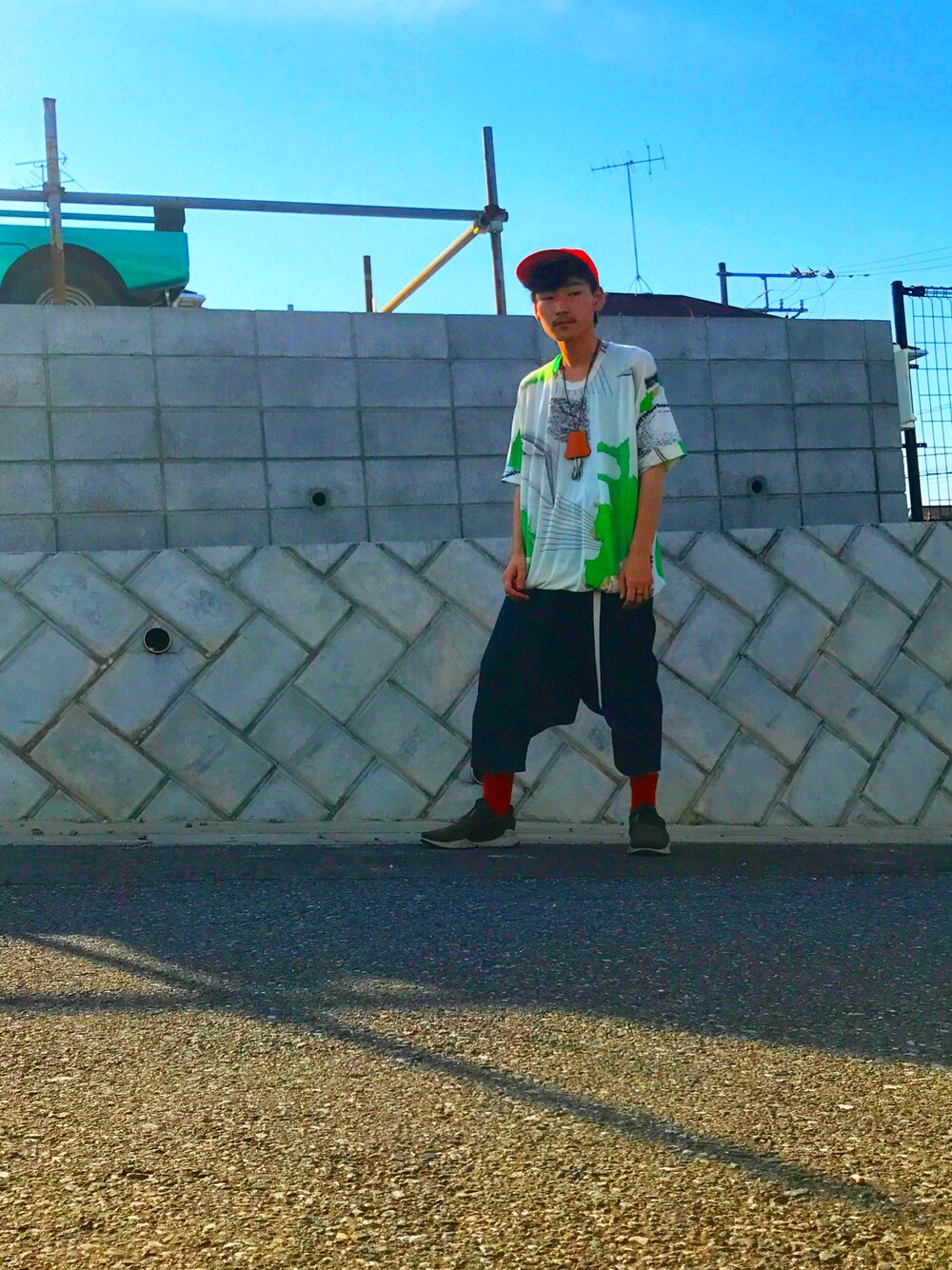 「夏コーデ、ootd、コーデ、サルエルパンツ、バルーンT、大学生、ゆるコーデ、street、iii3、リベルテ柏」｜「NIKEのNIKE SOCK DART【SP】（スニーカー、グリーン系）」を使った、takumi.さん（メンズ・165cm）の夏コーディネートの1枚目の写真