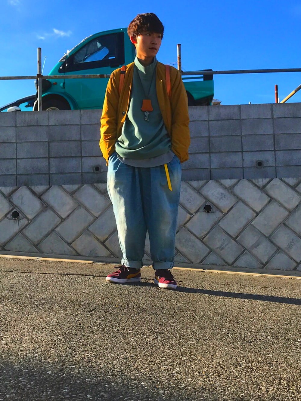 「ootd、2017AW、2018ss、ハイブランド、edwina horl、dulcamara、suede、PUMA、HenderScheme」｜「PUMAのPUMA プーマ SUEDE Classic + 84WINETASTING-B（スニーカー、レッド系）」を使った、takumi.さん（メンズ・165cm）の冬コーディネートの1枚目の写真